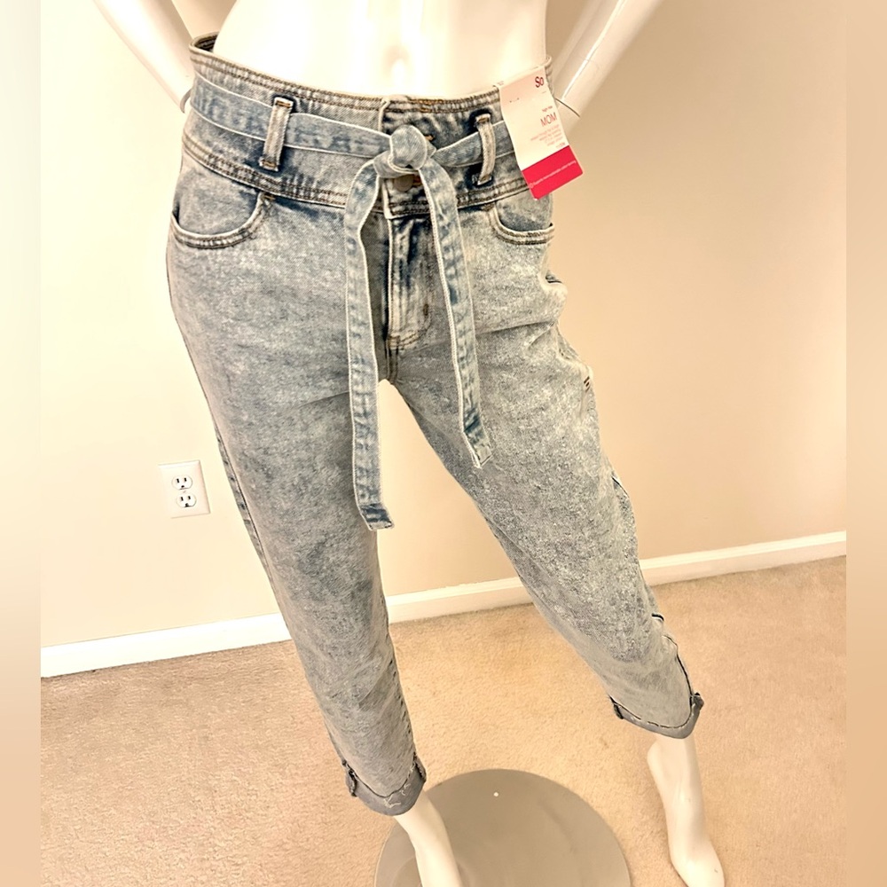 SO Women's Washed Blue Tie-Waist Cropped Jeans